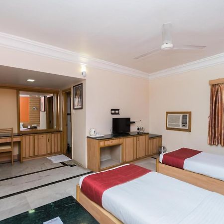 Kings Crown Vip Road Hotel Calcutta Buitenkant foto