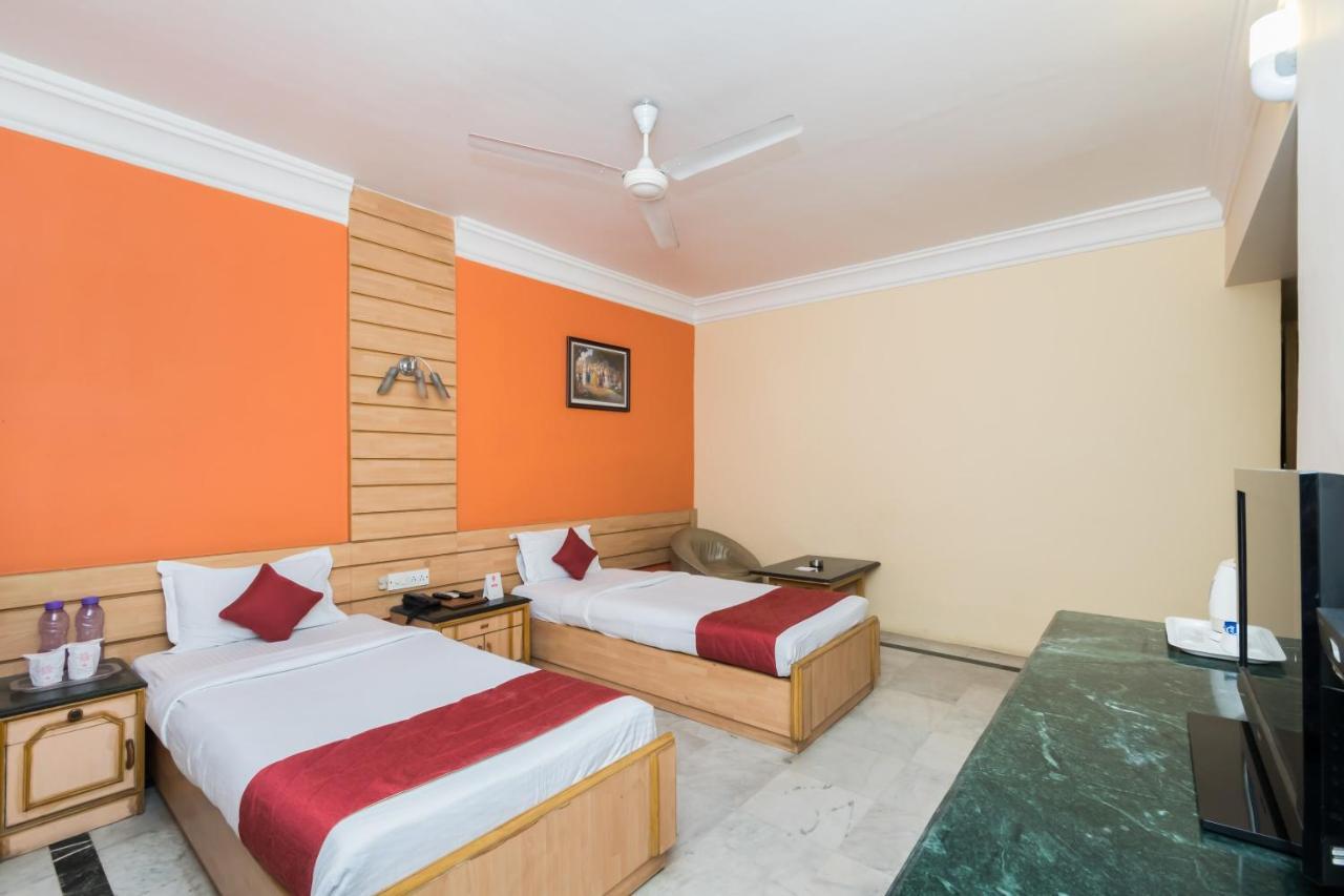 Kings Crown Vip Road Hotel Calcutta Buitenkant foto