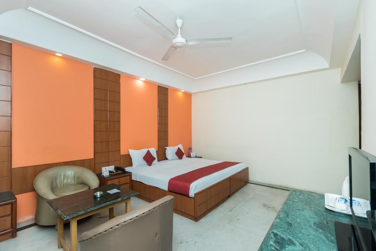 Kings Crown Vip Road Hotel Calcutta Buitenkant foto