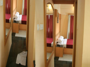 Kings Crown Vip Road Hotel Calcutta Buitenkant foto