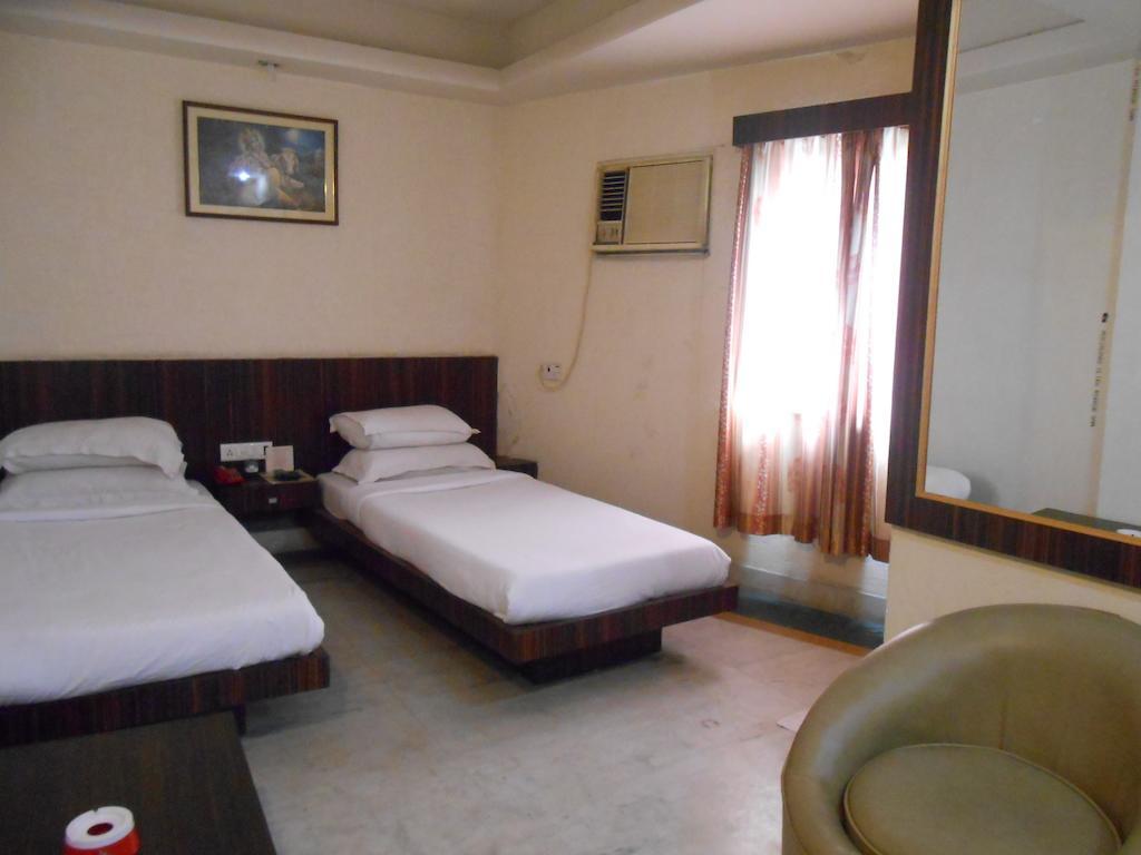 Kings Crown Vip Road Hotel Calcutta Buitenkant foto