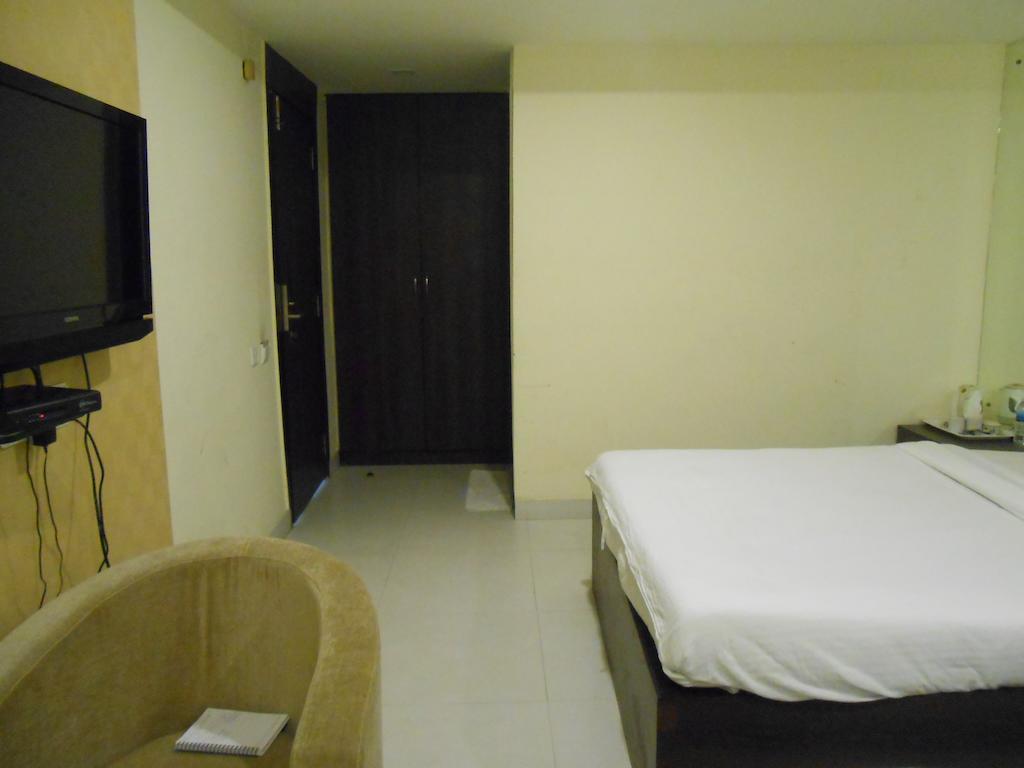 Kings Crown Vip Road Hotel Calcutta Kamer foto